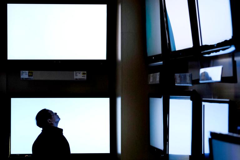 El 'streaming' concentra ya el 55,8 % del tiempo total que las audiencias hispanas en Estados Unidos dedican a ver televisión, por encima del 46 % registrado en la población general, según el informe '2025 Serie Inteligencia Diversa: Cómo influyen los consumidores hispanos en el panorama mediático' de la empresa de medición de audiencias, Nielsen. EFE/ Justin Lane / ARCHIVO