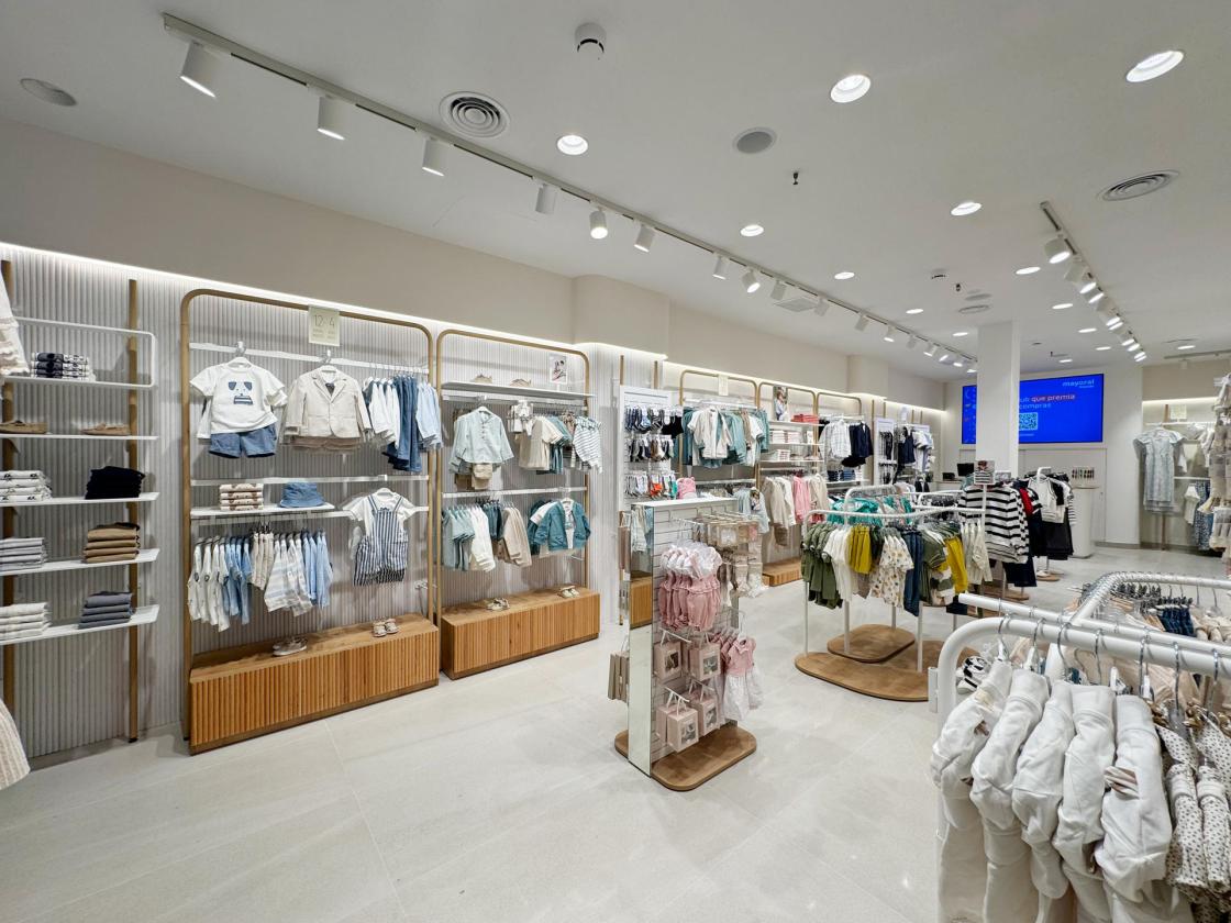 El grupo textil Mayoral cerró el ejercicio de 2025 con una facturación de 352 millones de euros, un 4 % menos que el año anterior, debido a la disminución de ventas en mercados internacionales y a un ejercicio marcado por medidas orientadas a la eficiencia operativa, optimización del stock y contención del gasto. EFE/Mayoral -SÓLO USO EDITORIAL/SOLO USO PERMITIDO PARA ILUSTRAR LA NOTICIA QUE APARECE EN EL PIE DE FOTO (CRÉDITO OBLIGATORIO)-