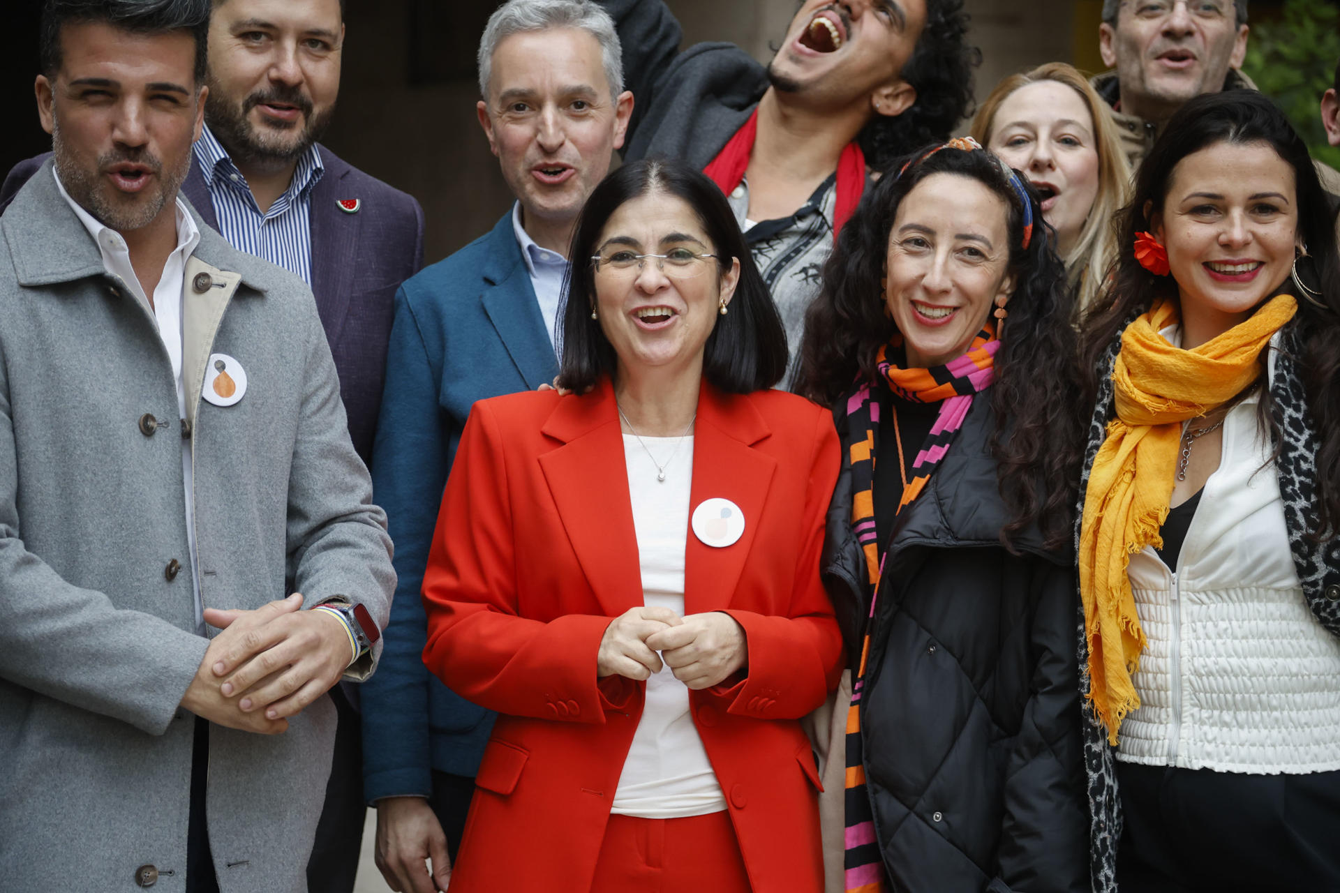 MADRID, 10/03/2026.- La alcaldesa de Las Palmas de Gran Canarias, Carolina Darias (c), junto a su equipo a su salida de la presentación de la candidatura de Las Palmas como Capital Europea de la cultura 2031, este martes en el Ministerio de Cultura, en Madrid. EFE/ David Fernández