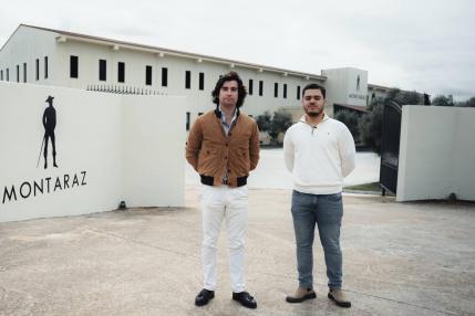 De ‘mal estudiante’ a entrevistador de empresarios e influencers; el rápido ascenso de Rodrigo Olalla