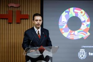 El cónsul general adjunto de Portugal en Sao Paulo, Jorge Henrique Vieira Rodrigues, habla durante una ceremonia en el Instituto Cervantes en Sao Paulo (Brasil). EFE/ Sebastiao Moreira