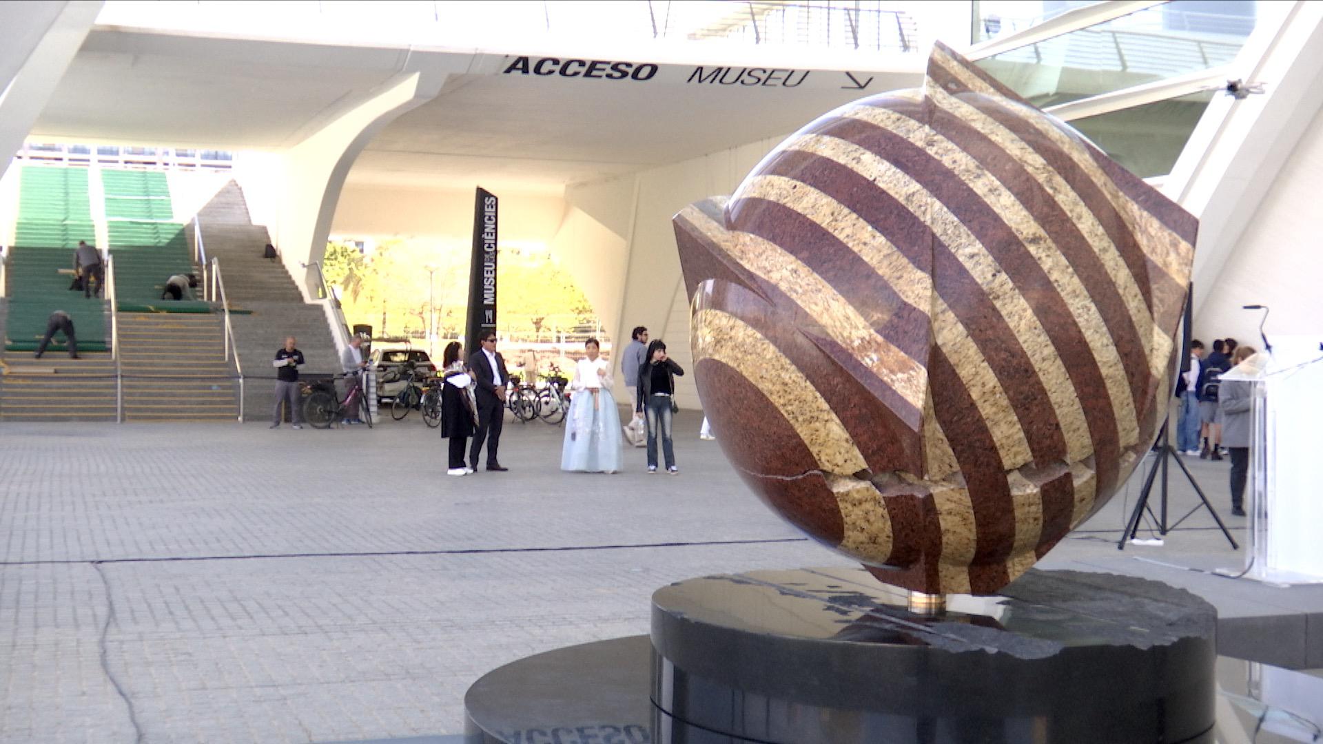 Imagen de la exposición ‘Genoma y estructura escultórica’, una muestra que reúne algunas de las obras más significativas del escultor surcoreano Park Eun Sun en la Ciutat de les Arts i les Ciències de Valencia.