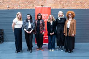 Foto de familia en el marco de la proyección de la cinta polaca Dom Dobry, en Cineteca Madrid.