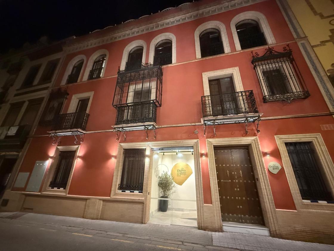 De Domínguez: una experiencia que conecta gastronomía y alojamiento en el corazón de Sevilla