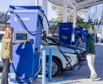 El 71% de usuarios usará su vehículo eléctrico en Semana Santa ante el incremento del combustible