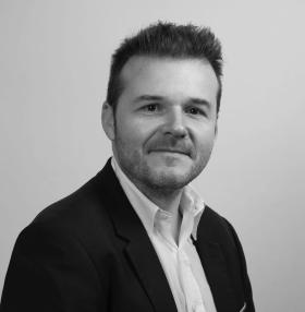 BS. FISCAL publica “Ser humano es lo más profesional”, y reivindica la ética profesional desde la literatura.