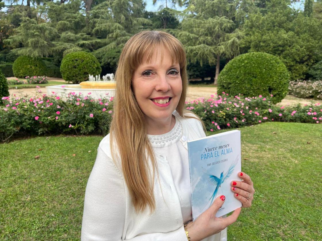 Nueve meses para el alma, de Ana Delgado: un viaje íntimo por el duelo y la vida.