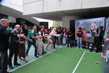 Iniciativa aproveita Copa do Mundo de 2026 para promover educação sexual entre jovens latinos