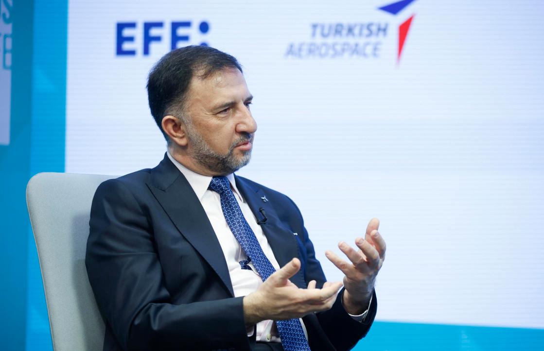 Turkish Aerospace President and CEO Mehmet Demiroğlu during the EFE Dialogues Defense event From Ankara to Talavera la Real: The Hürjet and the New Era of Spanish Defense, said that although the Saeta II trainer aircraft is based on Turkish technology, its evolution and development will be Spanish, through maintenance coordinated by Airbus and the ability to introduce modifications according to the needs of Spain’s Armed Forces. Turkish Aerospace signed a contract on Tuesdat with the Spanish government for the acquisition of 30 Hürjet training aircraft, which in Spain will be renamed Saeta II, in tribute to the first Spanish jet aircraft, the Hispano Aviación HA-200 Saeta. EFE/David Fernández