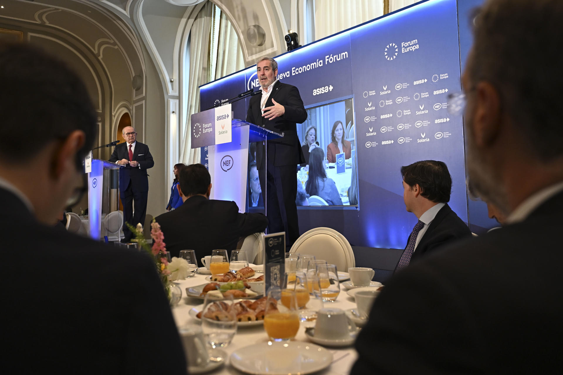 MADRID, 09/04/2026.- El presidente de Canarias, Fernando Clavijo protagoniza un desayuno informativo organizado por Fórum Europa, este jueves en Madrid. EFE/Fernando Villar