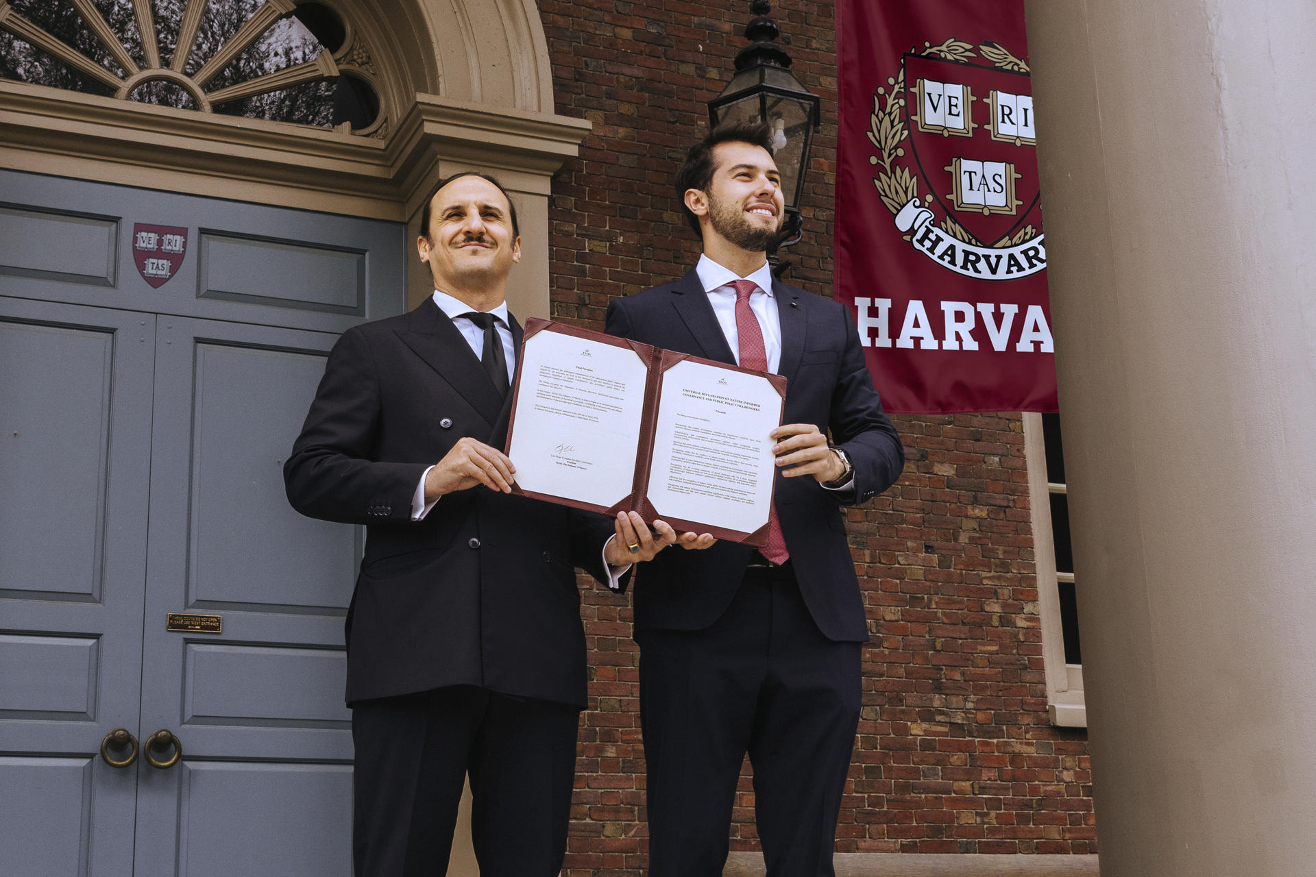 NEW YORK (United States), 28/04/2026.- Photo taken on April 18 of Luis Felipe Fernández-Salvador y Campodonico, VI Marquis of Lises, (l) and Daniel del Valle (r), president and chief executive officer respectively of TEON, at Harvard University during the presentation of the first The Universal Declaration on Nature-Informed Governance and Public Policy Frameworks. The international functional governance institution TEON (The Embassy of Nature), represented by its president, Luis Felipe Fernández-Salvador y Campodonico, VI Marquis of Lises, is promoting a universal declaration on governance and public policies oriented toward nature.The initiative was supported by the Ecuadorian Students Association at Harvard University, as Ecuador was the first nation in the world to incorporate the rights of nature into its constitution. EFE/TEON - FOR EDITORIAL USE ONLY / USE PERMITTED ONLY TO ILLUSTRATE THE ACCOMPANYING NEWS STORY (MANDATORY CREDIT)