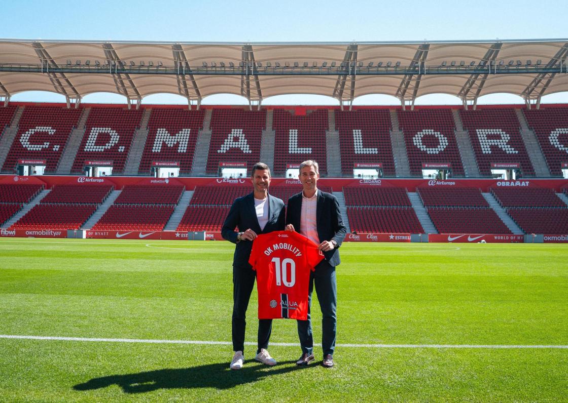 Pie de foto: Othman Ktiri (OK Mobility) y Alfonso Díaz (RCD Mallorca)Autor: OK Mobility y RCD Mallorca