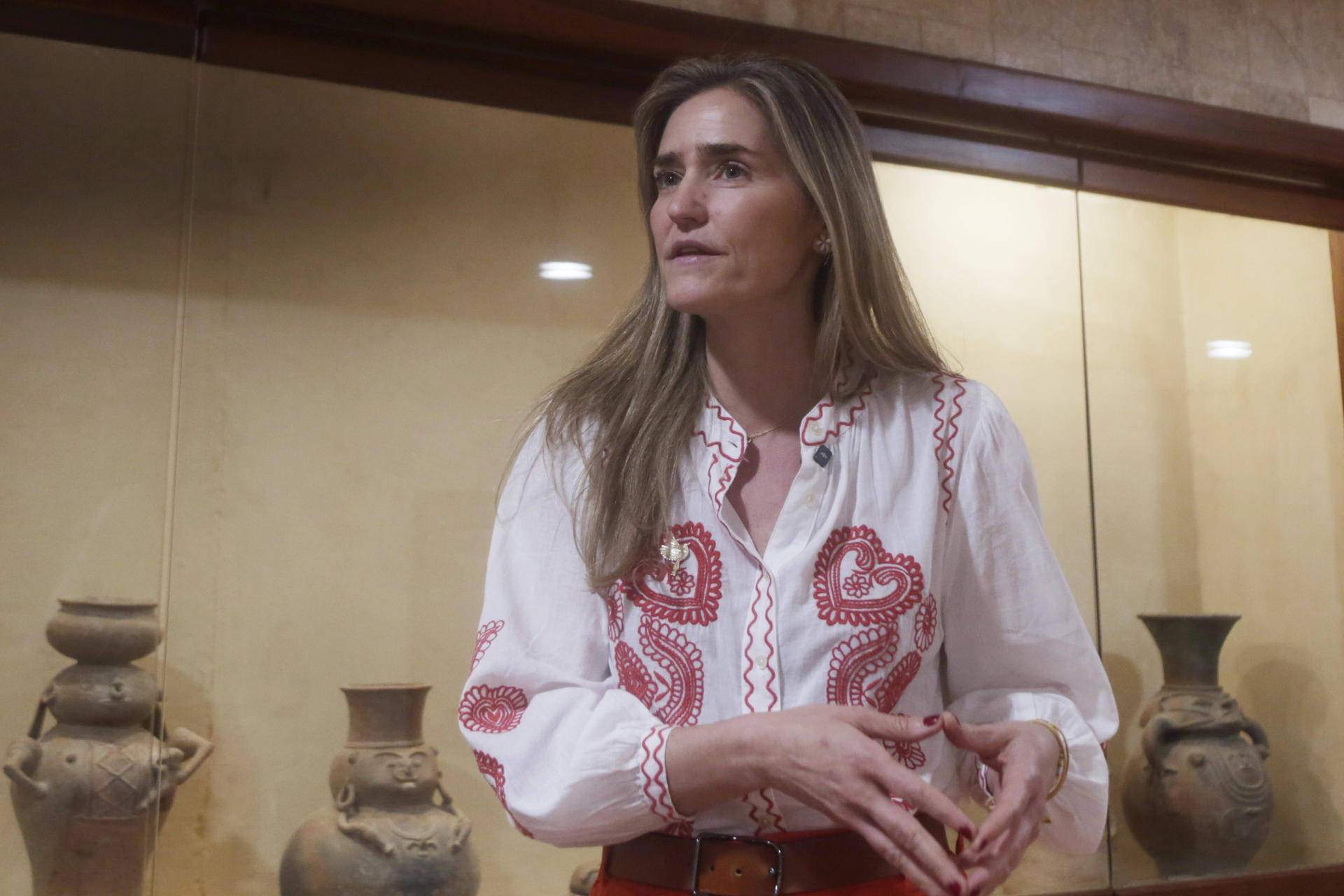 La vicepresidenta tercera y ministra para la Transición Ecológica y el Reto Demográfico de España, Sara Aagesen, habla durante una entrevista con EFE en el marco de la última jornada de la primera Conferencia para la Transición más allá de los Combustibles Fósiles este miércoles, en Santa Marta (Colombia). EFE/ Ricardo Maldonado Rozo