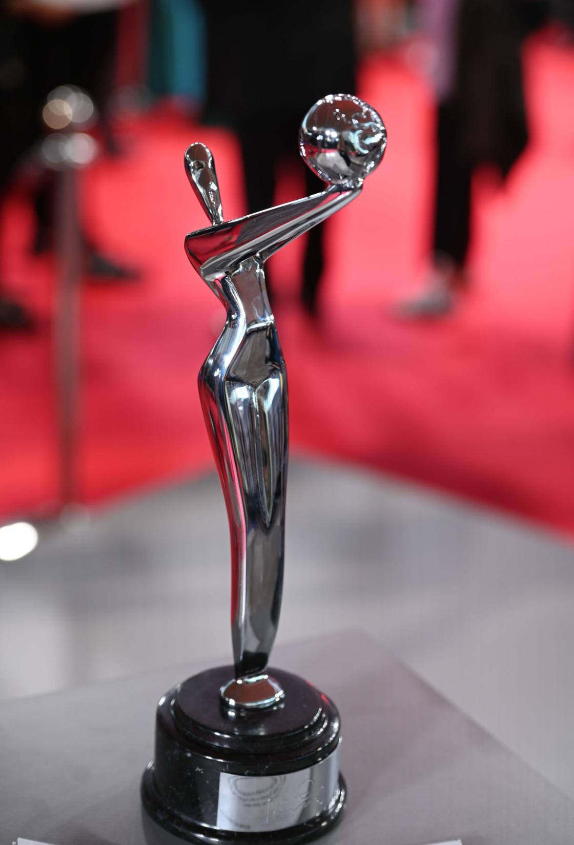 En la fotografía, una estatuilla de los Premios Platino.IMAGEN CEDIDA POR LOS PREMIOS PLATINO