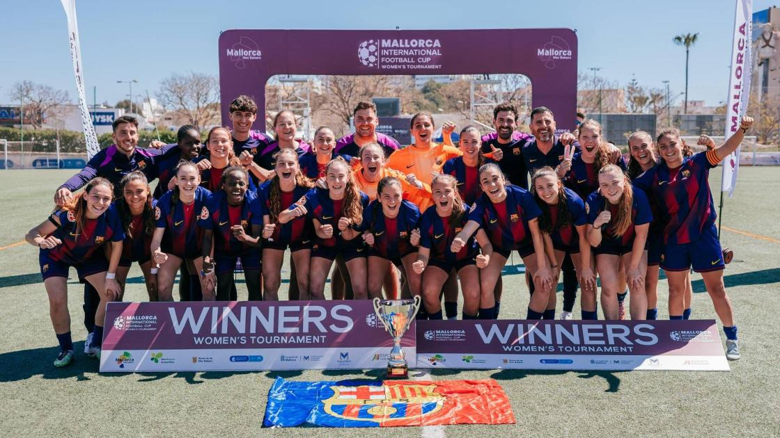 Pie de foto: FC Barcelona Femení U19 ganadoras del torneoAutor: Academia Vicente del Bosque