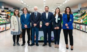 Foto de familia de la visita institucional al nuevo Mercadona en Covilhã. IMAGEN CEDIDA POR MERCADONA