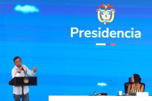 El presidente de Colombia, Gustavo Petro, habla durante la primera Conferencia para la Transición más allá de los Combustibles Fósiles este martes, en Santa Marta (Colombia). EFE/ Ricardo Maldonado Rozo