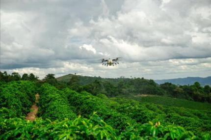 Relatório global da DJI Agriculture apresentado na Agrishow 2026 comprova impacto ambiental positivo dos drones agrícolas