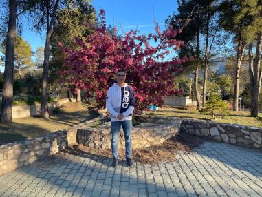 Daniel Monserrat Tormo publica Lo que aprendí para vosotras, un alegato íntimo sobre la vida, el tiempo y la familia.