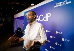 El presidente de la Asociación Católica de Propagandistas (ACdP), Alfonso Bullón de Mendoza, anunció que la Fiesta de la Resurrección, una cita anual que invita a vivir la fe a través de la música, volverá a celebrarse el año que viene tras congregar este sábado a más de 85.000 personas en la Plaza de Cibeles de Madrid en su cuarta edición. EFE/David Fernández