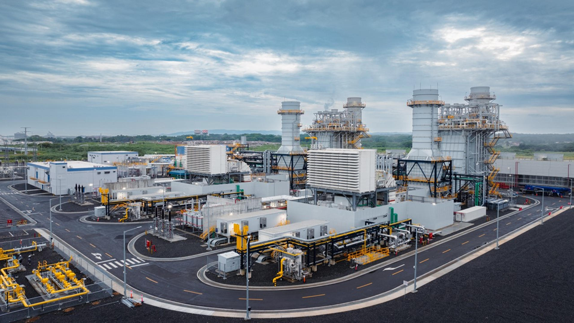 Fotografía cedida por la Generadora Gatún donde se muestra su planta en Colón (Panamá). Generadora Gatún, la planta de generación a gas natural más grande de Centroamérica y el Caribe, anunció esta semana la colocación de un bono corporativo por 1.050 millones de dólares. EFE/ Generadora Gatún / SOLO USO EDITORIAL/ NO VENTAS/ SOLO DISPONIBLE PARA ILUSTRAR LA NOTICIA QUE ACOMPAÑA (CRÉDITO OBLIGATORIO)