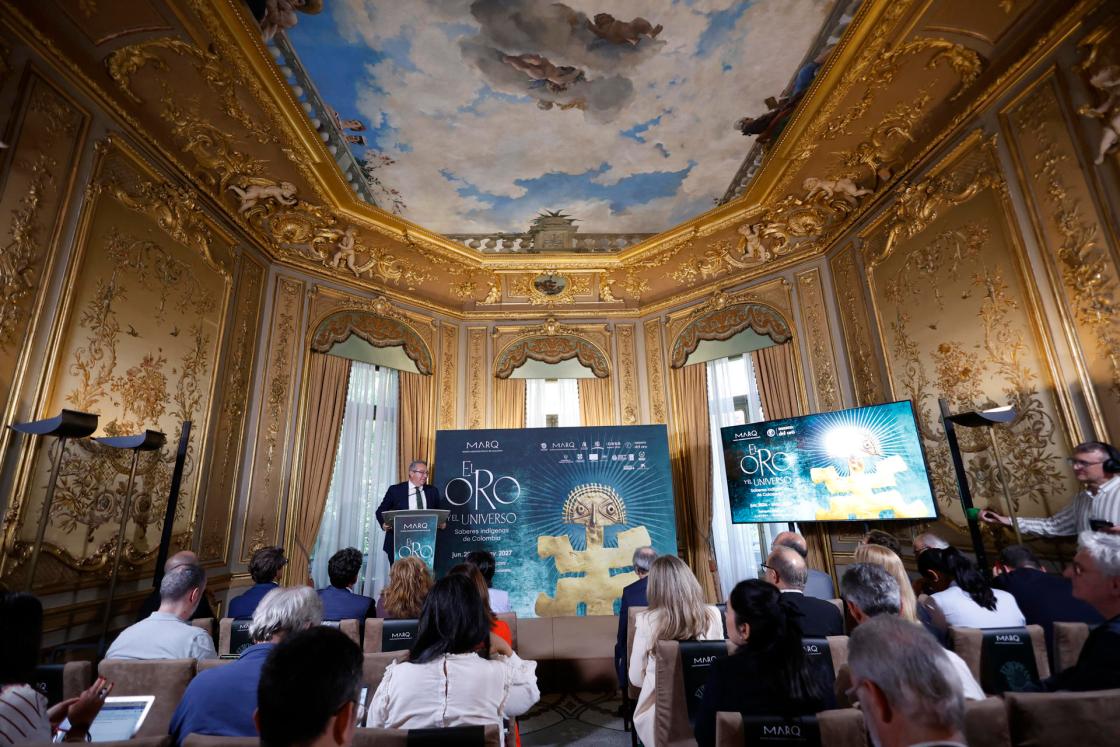MADRID, 27/05/2026.- El presidente de la Diputación de Alicante, Toni Pérez, interviene durante el acto de presentación de la próxima exposición internacional que acogerá el Museo Arqueológico de Alicante, El oro y el universo. Saberes indígenas de Colombia, del Museo del Oro del Banco de la República de Colombia, este miércoles en la sede de la Casa de América, en Madrid. EFE/David Fernández