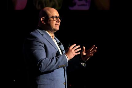 Directivo de Microsoft: Es importante reposicionar el elemento humano ante avance de la IA