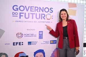 La senadora Leila Barros posa durante el foro 'Gobiernos del Futuro: Expectativas de la Juventud', en la Biblioteca Nacional de Brasilia (Brasil). EFE/ André Borges