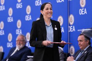 La ministra de Cultura de Panamá, María Eugenia Herrera, reacciona en una sesión extraordinaria del Consejo Interamericano para el Desarrollo Integral (CIDI) de la OEA este martes, en Washington (Estados Unidos). EFE/ Lenin Nolly