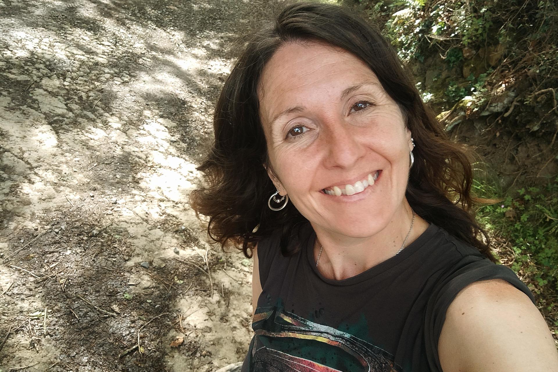 Humor, magia y sarcasmo en Burlahogueras. Parte I., de Ana María Arango.