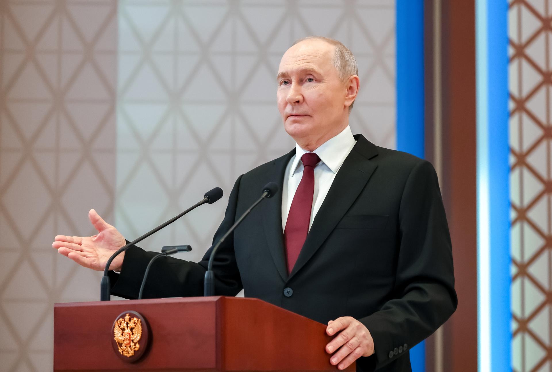 Russian President Vladimir Putin speaks to the media on the sidelines of the Supreme Eurasian Economic Council (SEEC) in Astana, Kazakhstan. May 29, 2026. EFE/EPA/ALEXANDER KAZAKOV/SPUTNIK / KREMLIN POOL MANDATORY CREDIT.