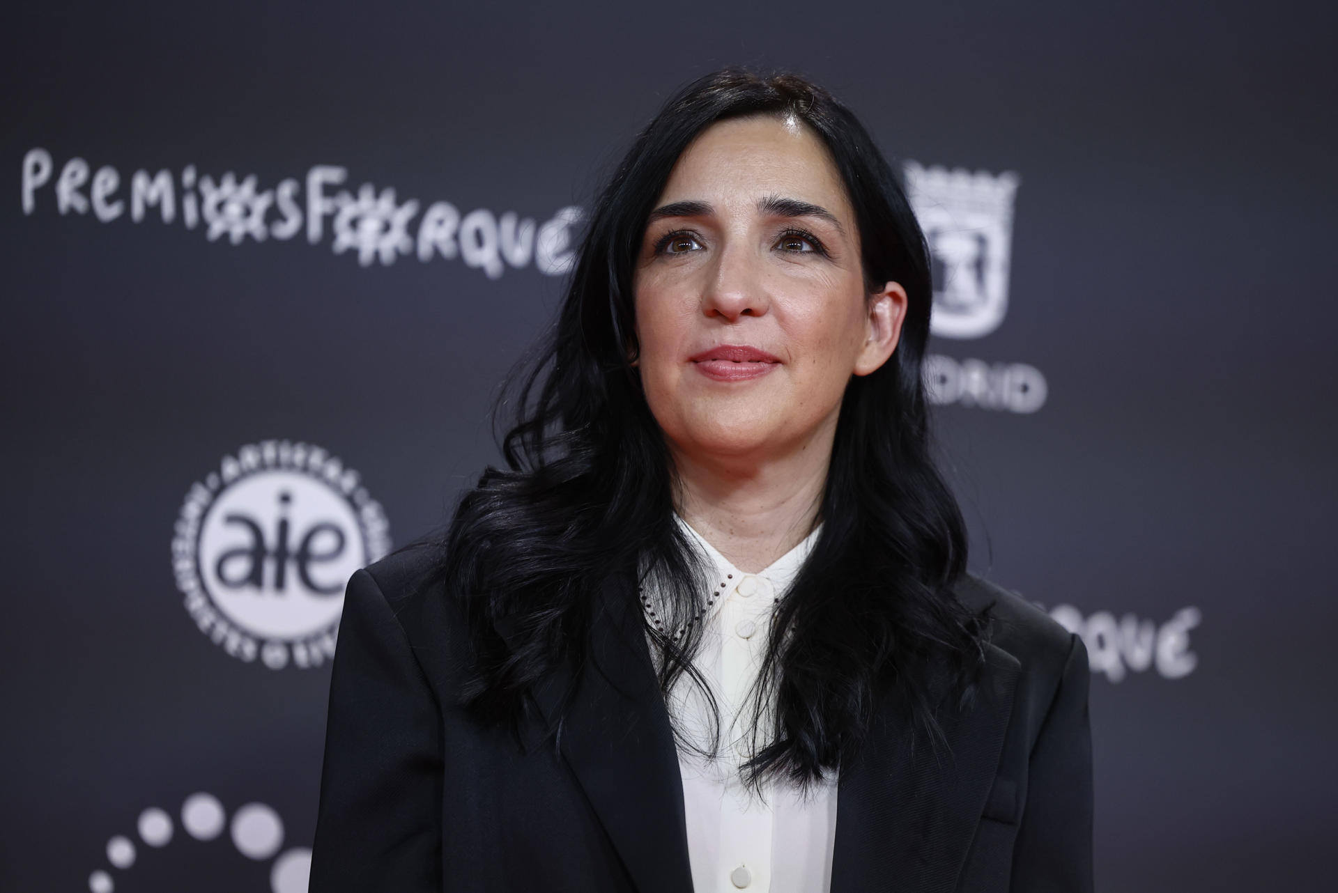 La realizadora Alauda Ruiz de Azúa posa a su llegada a la entrega de los Premios Forqué que se celebra hoy sábado en el Palacio Municipal de IFEMA, en Madrid. EFE / Daniel González.