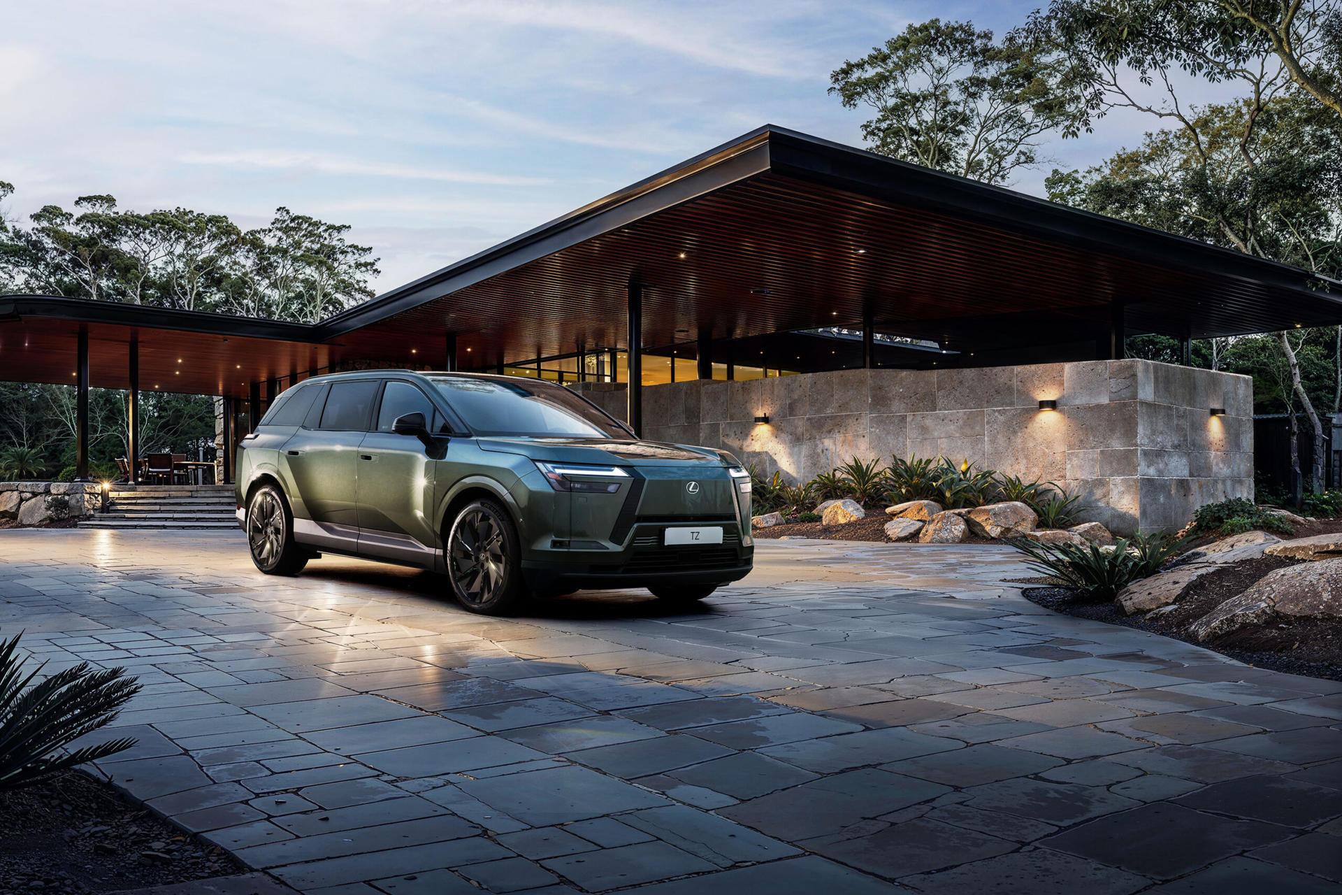 Lexus ha presentado este miércoles en Madrid su nuevo modelo, el TZ, un SUV familiar, cien por cien eléctrico y con hasta seis plazas, que se espera en el mercado español a finales de año. EFE/LEXUS/IMAGEN CEDIDA/CRÉDITO OBLIGATORIO
