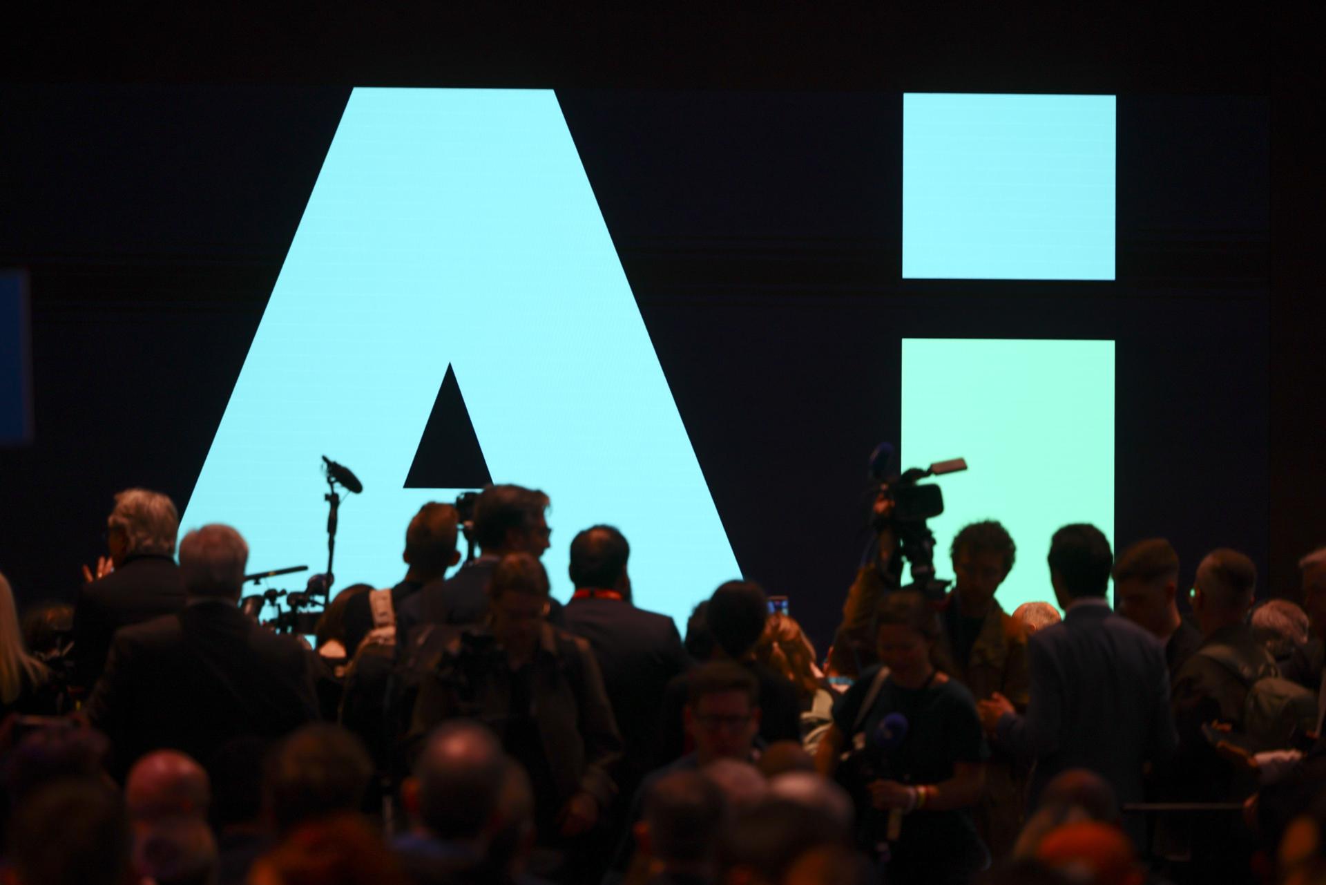 Las oportunidades y desafíos que supone la inteligencia artificial (IA) es el tema del nuevo foro organizado en el marco de la alianza entre GFR Media y la Agencia EFE, que se celebra este próximo miércoles, 20 de mayo, en Puerto Rico. EFE/ Hannibal Hanschke/ ARCHIVO