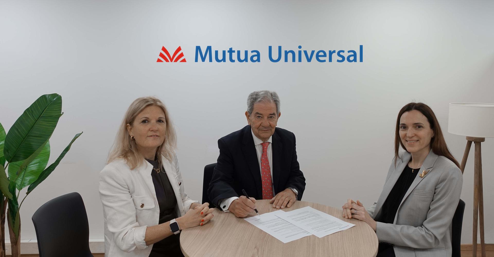 Pie de foto: Esther Félix, Juan Güell y Natalia GómezAutor: Mutua Universal