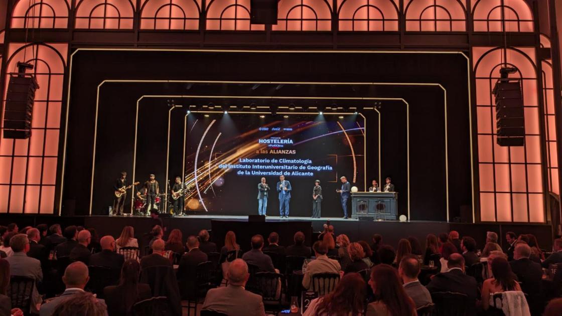Madrid ha acogido la tercera edición de los premios Hostelería #PorElClima, que han reconocido la labor de cinco referentes nacionales y 17 establecimientos autonómicos (uno por cada región) como reconocimiento a su compromiso y a las prácticas para reducir su impacto ambiental.EFE 