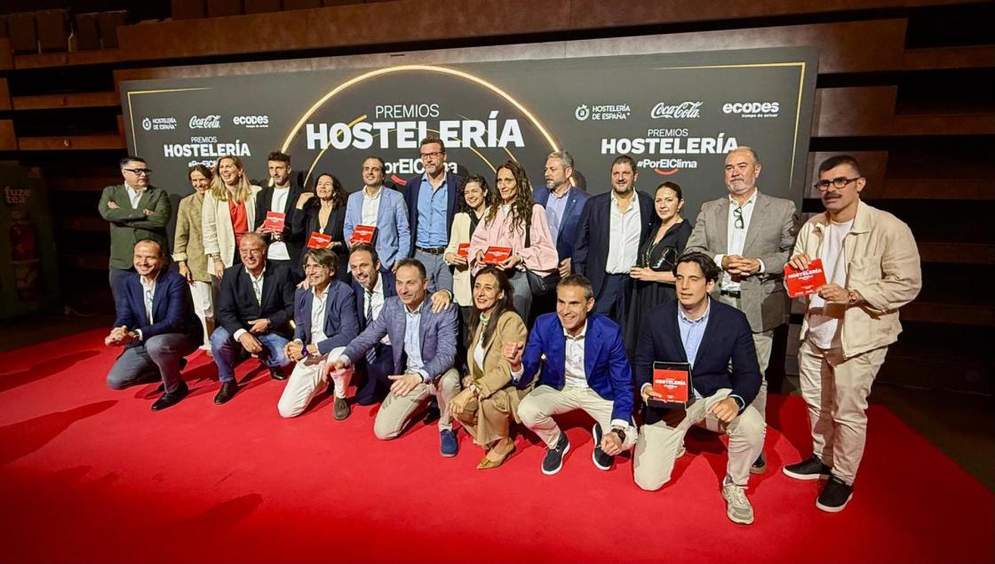 Madrid ha acogido la tercera edición de los premios Hostelería #PorElClima, que han reconocido la labor de cinco referentes nacionales y 17 establecimientos autonómicos (uno por cada región) como reconocimiento a su compromiso y a las prácticas para reducir su impacto ambiental.EFE