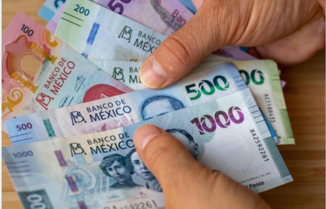 Crece uso de efectivo en México pese a digitalización; operar "en cash" limita acceso a crédito y crecimiento: especialista financiero. SOLO USO EDITORAL / EFE