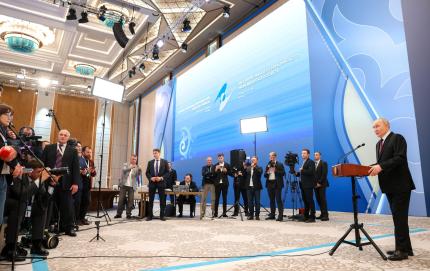 Putin dice que origen del dron que impactó en edificio rumano no está claro y pide pruebas