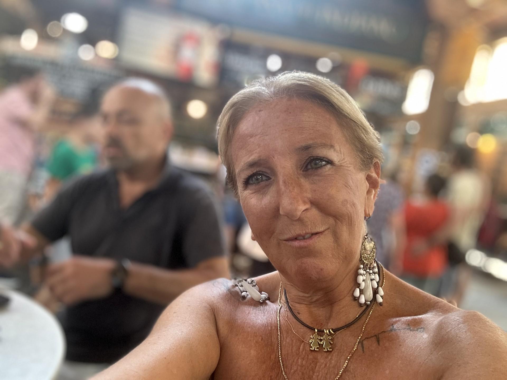Eva Paradell convierte el dolor en esperanza en su obra: Family Forever. Entre el cel i la terra.
