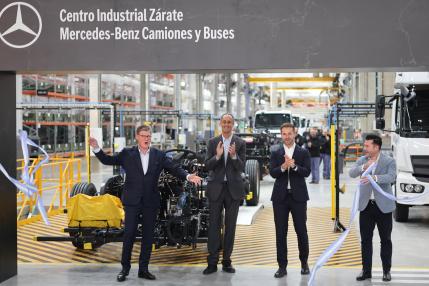 Mercedes-Benz Camiones y Buses inaugura planta de 110 millones de dólares en Argentina