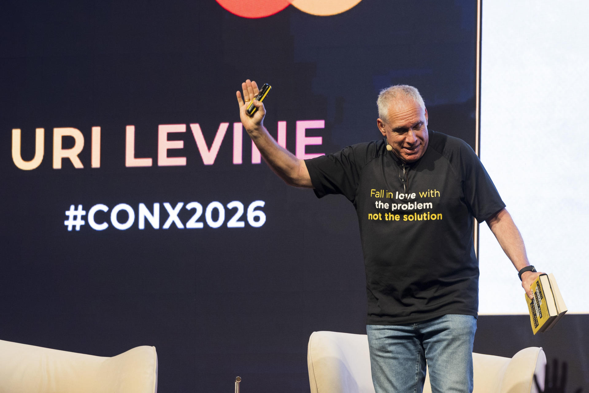 El fundador de Waze y Moovit, Uri Levine durante la quinta edición de la conferencia ConX, que reúne en Palma a profesionales internacionales especializados en innovación y tecnologías turísticas.-EFE/ Cati Cladera