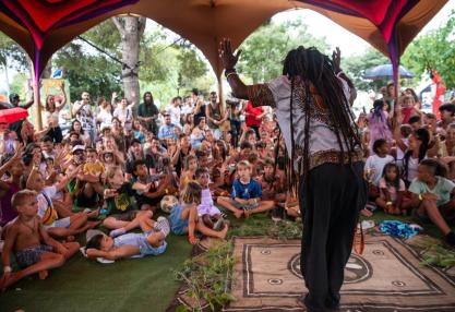 Las vacaciones de Alma (5 años), Patri (39) y Piedad (73): tres generaciones en el Rototom