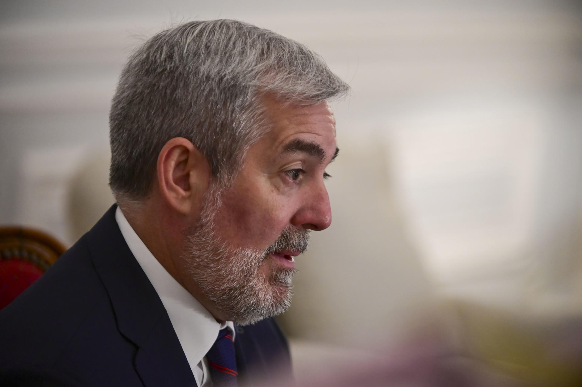 El presidente del Gobierno de Canarias, Fernando Clavijo, ha propuesto este lunes a Argentina pensar en el archipiélago como un centro de inversión en los sectores aeroespacial, tecnología, cine y turismo, dada las ventajas fiscales que ofrece y, además, usarlo como puente para llegar a África Occidental y Europa.  EFE/ Matías Campaya