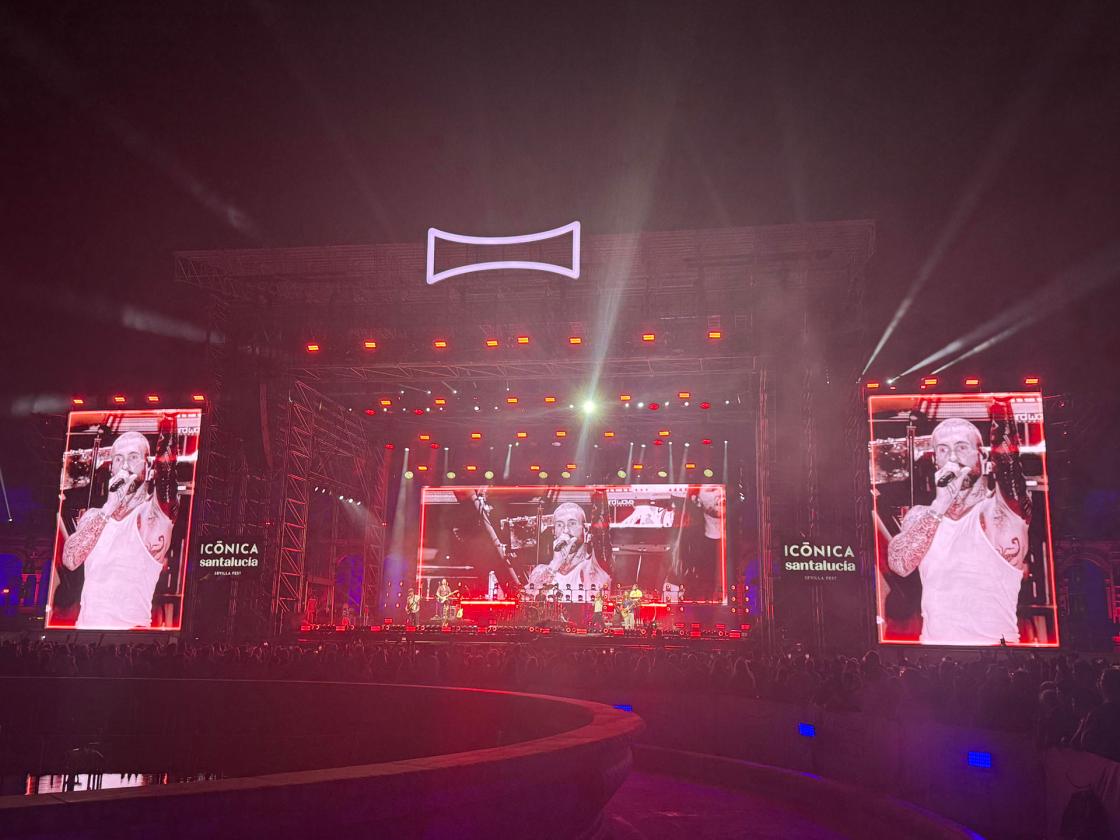 Maroon 5 ha llenado la Plaza de España de Sevilla en una de las citas más esperadas del Icónica Santalucía Sevilla Fest, camino de las bodas de plata como uno de los grupos de su estilo más consolidados del mundo. EFE/ICÓNICA SANTALUCÍA SEVILLA FEST/IMAGEN CEDIDA/CRÉDITO OBLIGATORIO/SOLO USO EDITORIAL