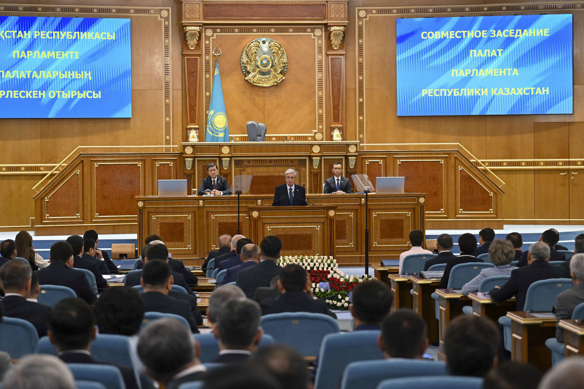 ASTANA (KAZAKHSTAN), 30/06/2026.- Kazakh President Kassym-Jomart Tokayev addresses the final session of the country's bicameral parliament, which will become unicameral on Wednesday. Kazakhstan is preparing to face growing international threats and challenges with its new constitution, which overhauls its parliament, the president said on the eve of the new charter's entry into force. EFE/Kazakh Presidency (Akorda)/ EDITORIAL USE ONLY. NO SALE/ FOR USE SOLELY TO ILLUSTRATE THE ACCOMPANYING NEWS STORY (MANDATORY CREDIT).