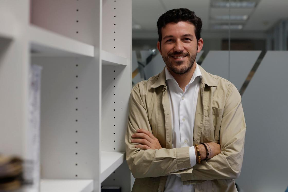 MADRID, 01/07/2026.- El director de Formación y Gestión del Talento de la Fundación, Pedro Gutiérrez Crespo, durante la entrevista concedida a la Agencia EFE. La Fundación SEPI se ha marcado el objetivo de que la primera edición de los Cursos de Verano, que comienzan el próximo 7 de julio en el Campus Los Peñascales (Torrelodones, Madrid), sean el escenario en el que se cree un marco común de conocimiento en asuntos como la innovación tecnológica o la autonomía europea. EFE/J.J. Guillén