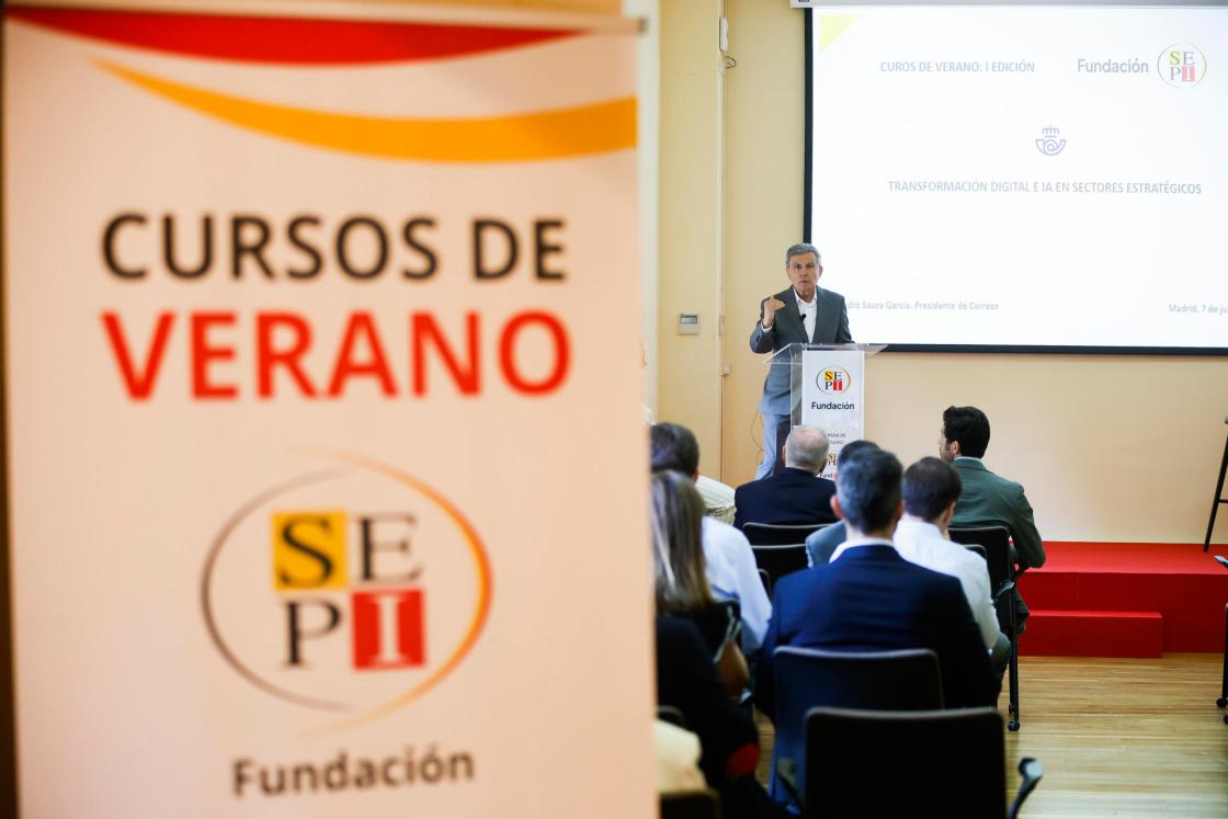 TORRELODONES (MADRID), 07/07/2026.- El presidente de Correos y Telégrafos, Pedro Saura García, participa este martes en la primera jornada de los Cursos de Verano de la Fundación SEPI, en el campus de los Peñascales, en Torrelodones. EFE/David Fernández