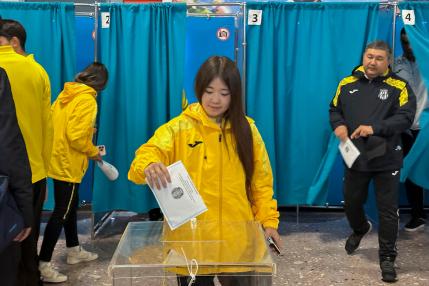 Kazakhs elect first unicameral parliament