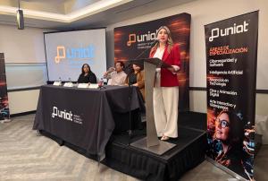 Fotografía cedida por UNIAT que muestra de izquierda a derecha a la directora del campus Tijuana de la Universidad UNIAT, Mariana García; el CEO de UNIAT, Jorge Villalobos; la directora académica de UNIAT México, Nicole Fillipetti y la directora de Innovación y Tecnología de la Secretaría de Economía e Innovación del gobierno de Baja California, Dulce Deniss Rodríguez López, participando en una conferencia el 6 de junio de 2026 en Tijuana, Baja California (México). EFE/ UNIAT /SOLO USO EDITORIAL /NO VENTAS /SOLO DISPONIBLE PARA ILUSTRAR LA NOTICIA QUE ACOMPAÑA /CRÉDITO OBLIGATORIO
